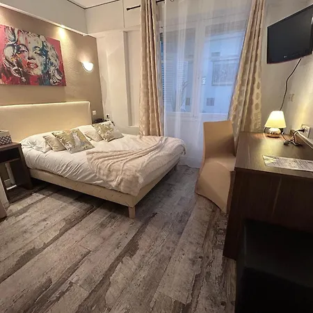 Hotel Ath Athénée 3*